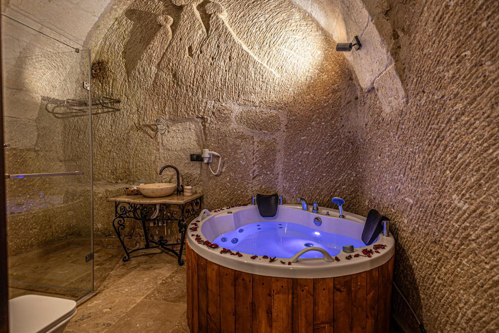 ホテル Zuemruetue Anka Cave ウルギュップ エクステリア 写真